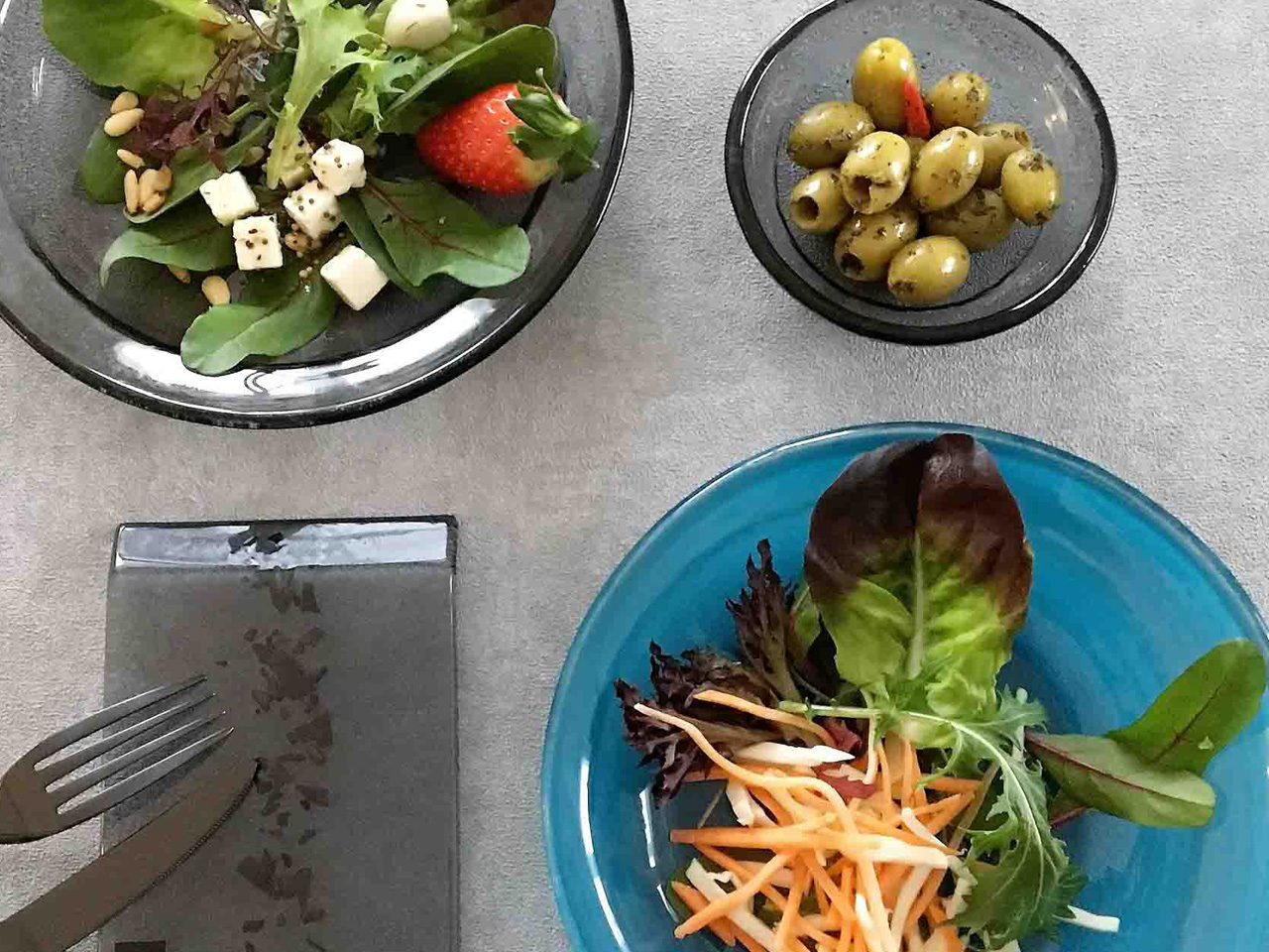 skleněné gastroSkleněné talíře a misky pro norskou designérku Ikra