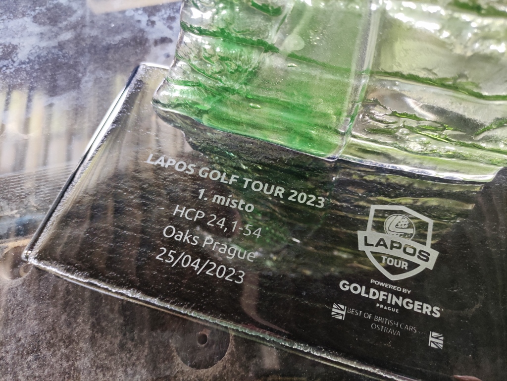 skleněné trofejeTrofeje na golfový turnaj Lapos Golftour 2023
