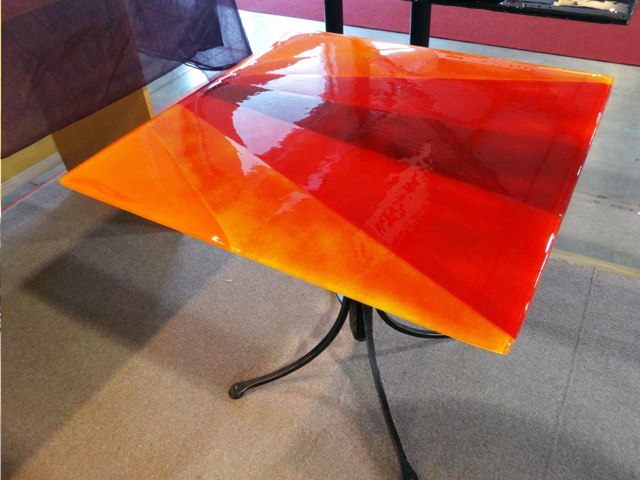 sklo v interiéruSkleněná deska stolu - skleněné stoly